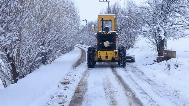 Van'da yol açma çalışması