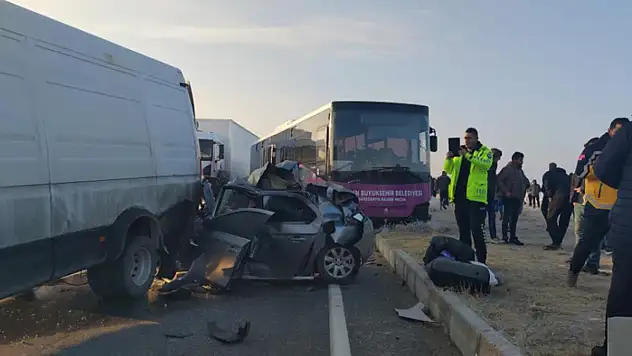Van'da zincirleme trafik kazası: Yaralılar var