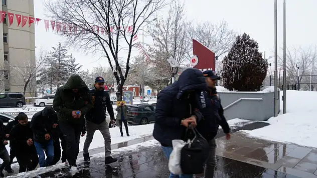 Van dahil 29 ilde siber operasyonu: 56 kişi tutuklandı