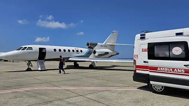 Van'dan iki bebek uçak ambulansla sevk edildi