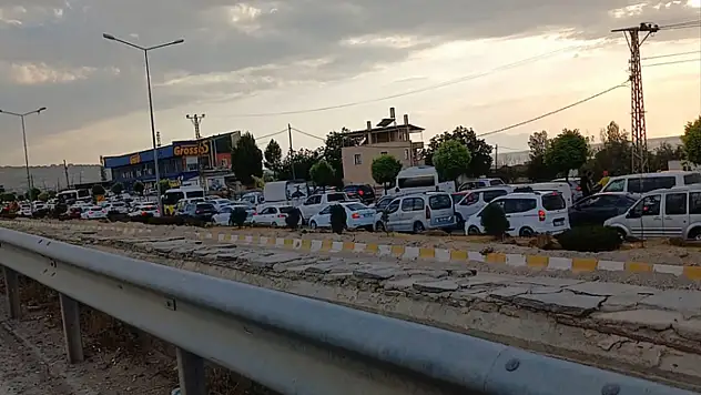 Van-Edremit yolu çile dolu