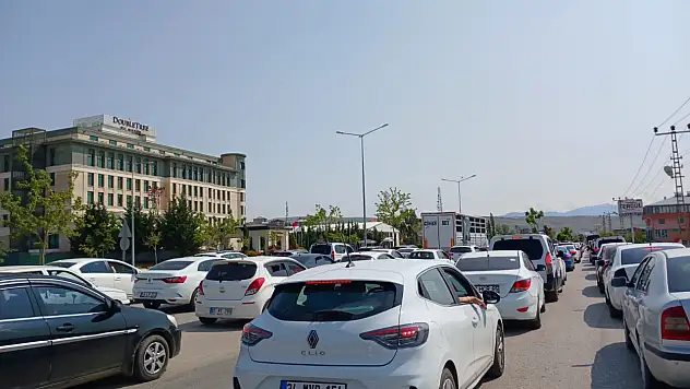 Van-Edremit yolunda trafik yoğunluğu