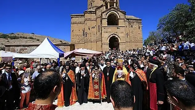 Van Ermeni ayinine hazırlanıyor