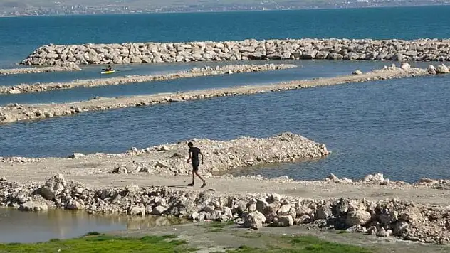 Van Gölü'nde su seviyesi yükseldi