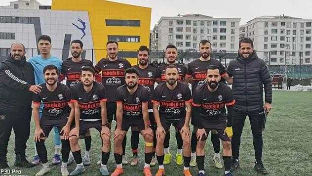 Van Gölüspor lidere bileniyor