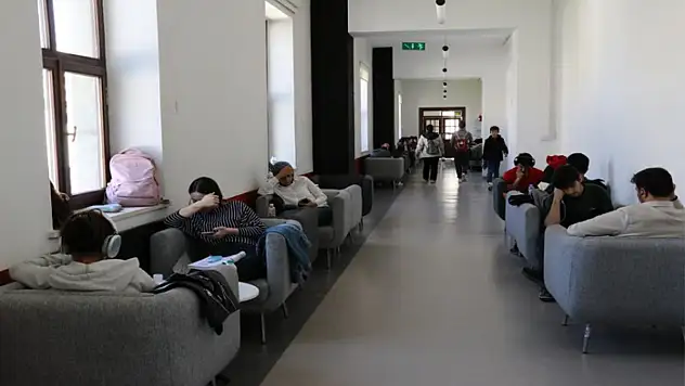 Van İl Halk Kütüphanesine yoğun ilgi
