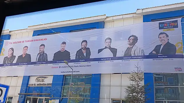 Van'ın her bölgesine kültür yolu afişleri asıldı