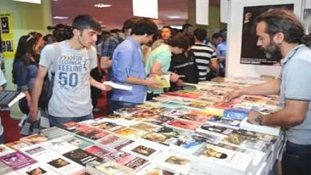 I. Van Kitap Fuarı Açıldı