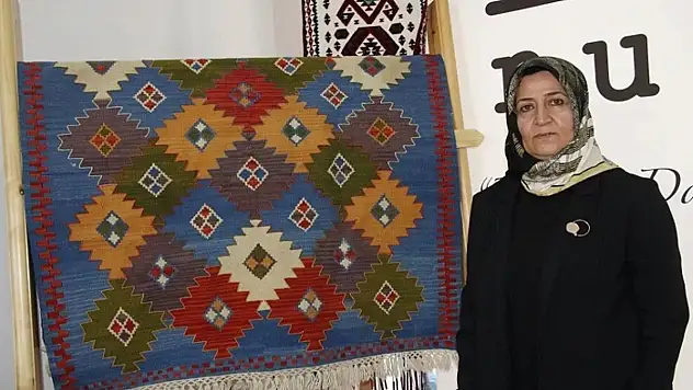 Van kilim motifleri hediyelik eşyalara yansıtıldı