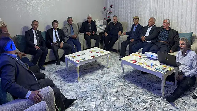 Van Tarım ve Orman İl Müdürü Dr. Şişman'dan çiftçilere eğitim