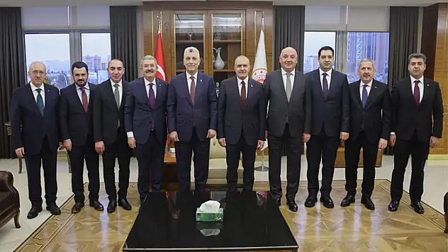 VAN TSO heyeti Ticaret Bakanı Bolat'la görüştü