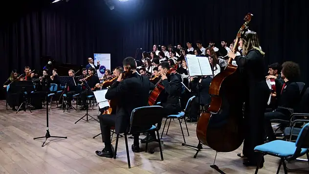 Van YYÜ'de 100. Yıl Cumhuriyet Konseri ve Sergisi