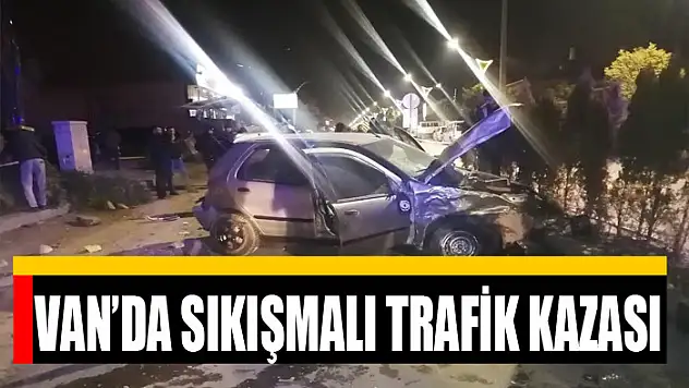 Van'da sıkışmalı trafik kazası