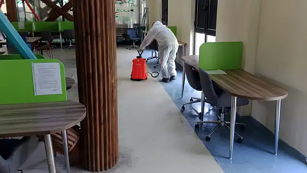 Vani Mehmet Efendi Eğitim Köşkü'nde ilaçlama çalışması