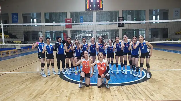 Vanlı kızlar bölge birincisi oldu
