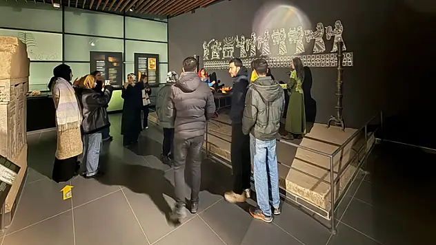 Vanlı öğrenciler müzeyi gezdi