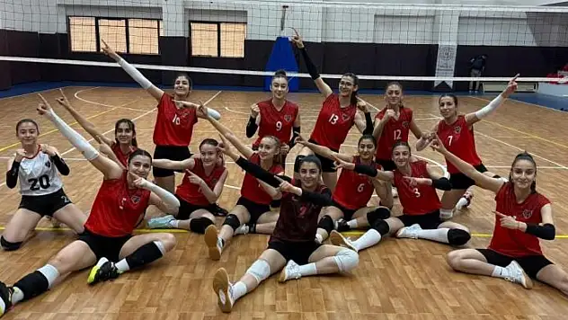 Vanlı voleybolcular bölge şampiyonu oldu