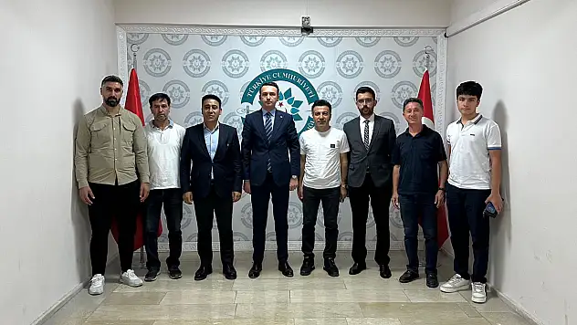 Vanspor FK yönetiminden Çaldıran Kaymakamı Bakan'a ziyaret