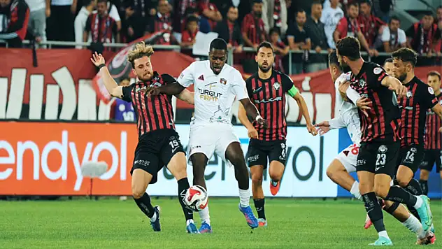 Vanspor, lider Çorumspor deplasmanından puanla döndü