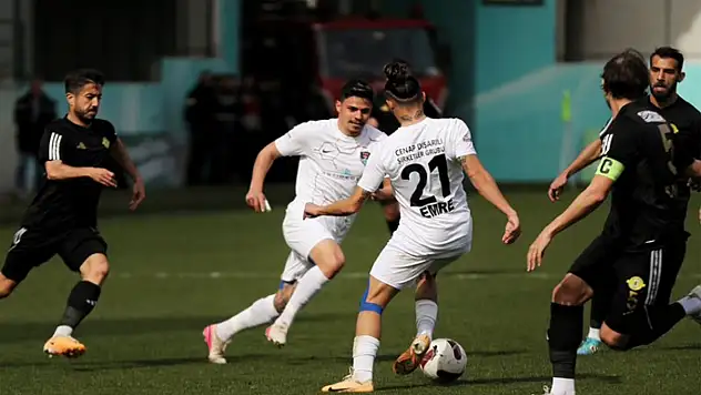 Vanspor liderle puan farkını 4'e indirdi