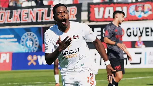 Vanspor'lu İvan Cedric 'Haftanın Oyuncusu' seçildi