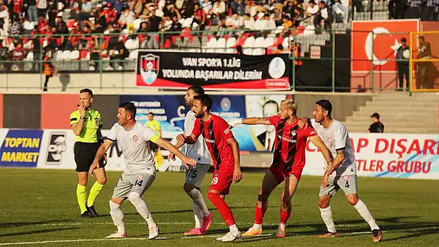 Vanspor'un liderliği sürüyor