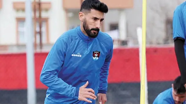 Vansporlu Şerif Doğan Bucaspor'da