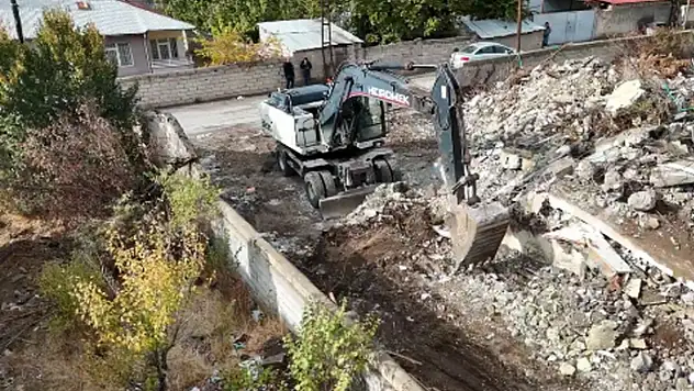 Vanyolu Mahallesi'nde yeni yol açma çalışması