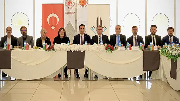 Varank: Van Gölü'nü korumak için önemli çalışmalara imza attık