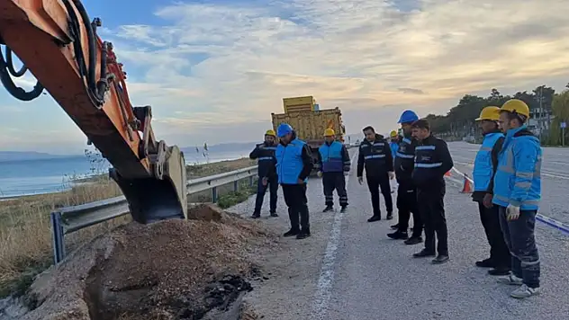 VASKİ ana su hattındaki arızayı gidermek için kesintisiz mesai yapıyor