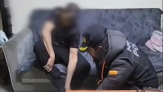 Yabancı uyruklu şahsın ayakkabısından uyuşturucu çıktı