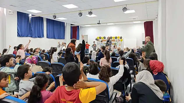Yazar Topdemir öğrencilerle buluştu