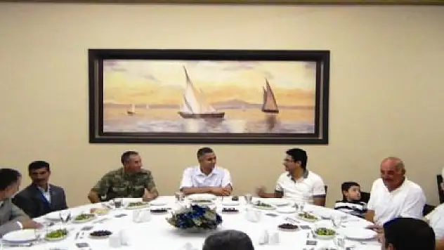 ASKERDEN İFTAR YEMEĞİ