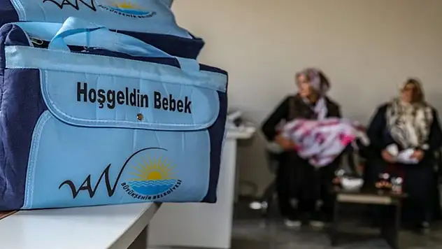 Yeni doğan bebeklere Büyükşehir Belediyesi'nden hediye paketi