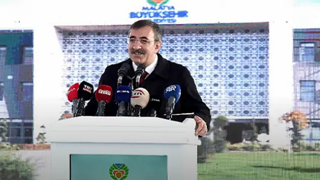 Yılmaz: Yıl sonunda 200 bin konut hak sahiplerine teslim edilecek