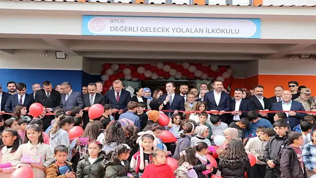 Yolalan'da ilkokul binası ve 112 Acil Komuta Merkezi hizmete açıldı