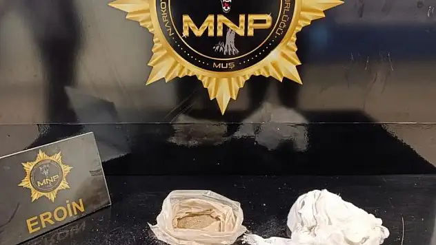 Yolcunun ayağındaki alçıda eroin çıktı!