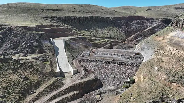 Yukarıgöçmez barajında çalışmalar devam ediyor