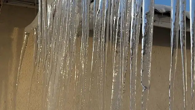 Yüksekova'da dondurucu soğuklar