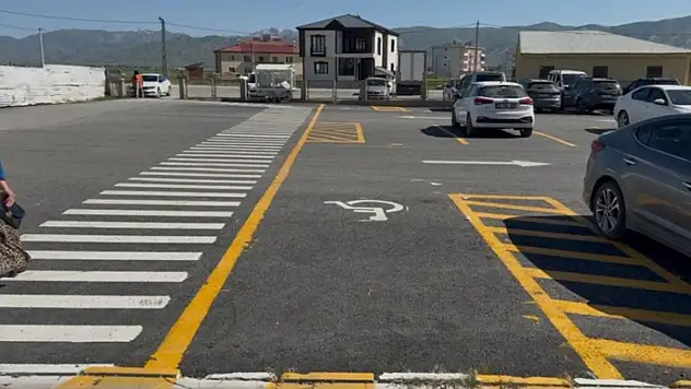 Yüksekova Devlet Hastanesi otoparkı yenilendi