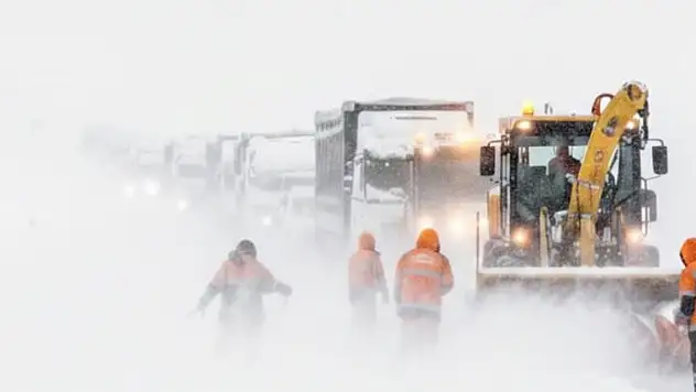 Yüksekova-Şemdinli kara yolu tipi nedeniyle ulaşıma kapatıldı