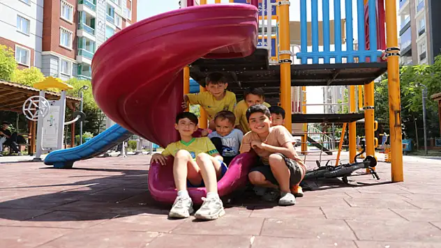 Yüzüncü Yıl Parkı'nda yenileme çalışmaları tamamlandı