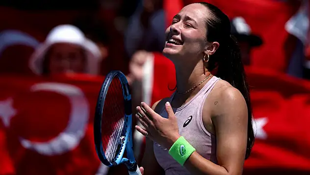 Zeynep Sönmez'den tarihi zafer