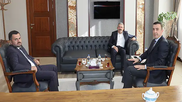 Ziraat Bankası Merkez Şube Müdürü Caner'den Başkan Takva'ya ziyaret