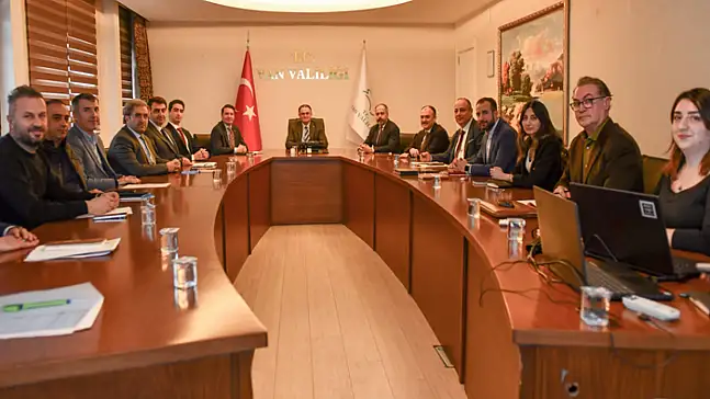 Van'da eğitim yatırımları masaya yatırıldı