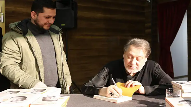 Ahmet Özhan’dan gönüllere dokunan “Vaktin Nakdi” buluşması