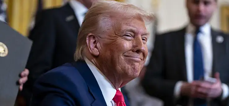 FBI'a ait belgede Trump'ın 2006'da Epstein ile ilgili olarak polisi aradığı iddiası