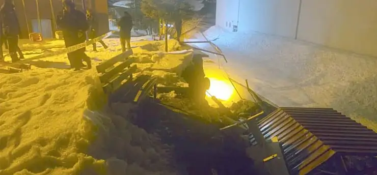 Hakkari'de istinat duvarı çöktü