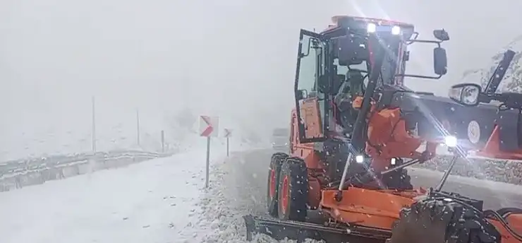Kop Dağı'nda yoğun kar yağışı