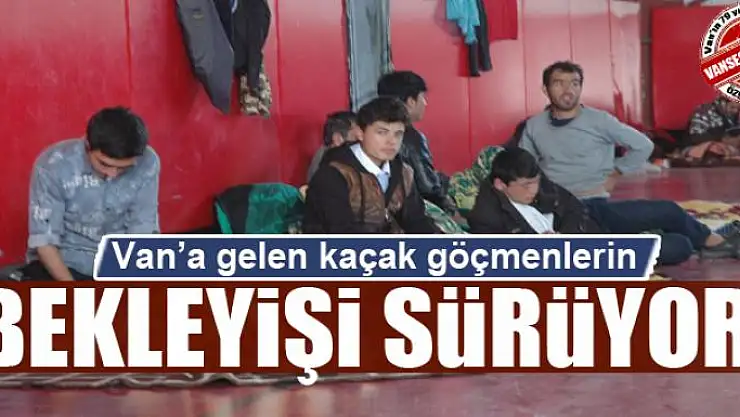  Kaçak göçmenlerin bekleyişi sürüyor
